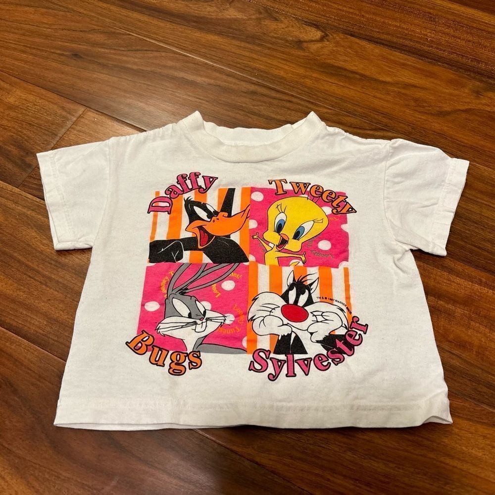 Looney Tunes Vintage 1997 Daffy Duck Sylvester Tweety Bird Bugs Bunny tee shirt